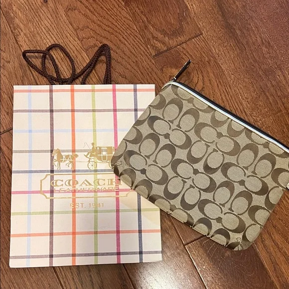 Coach Tan Floral Clutch - Picture 5 of 7